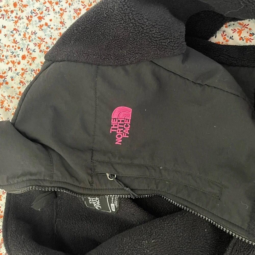The North Face Black Fleece Jacket with Pink Breast Cancer Logo - Picture 3 of 4
